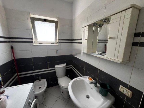 Tirane, jepet me qera apartament 1+1 Kati 6, 57 m² 550 € (mine peza)