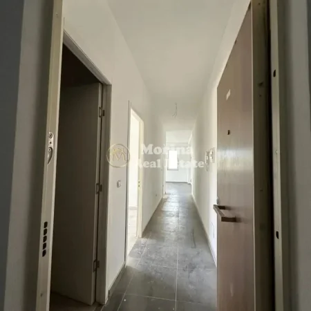 Tirane, shitet apartament 2+1+Ballkon Kati 3, 93 m² 238.000 € (Liqeni i Thate)