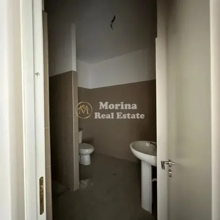 Tirane, shitet apartament 2+1+Ballkon Kati 3, 93 m² 238.000 € (Liqeni i Thate)