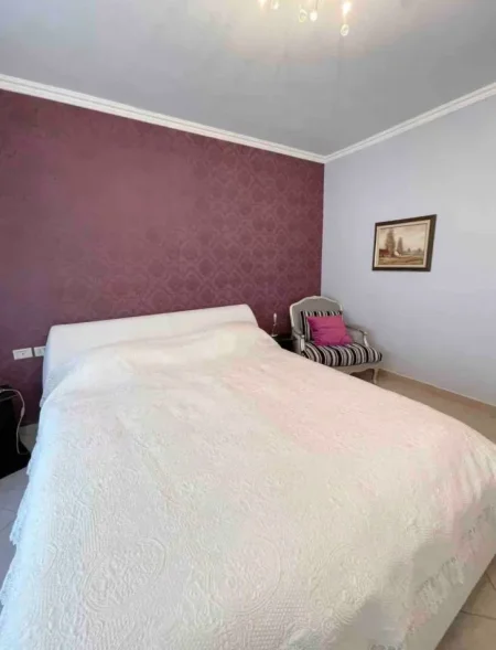 Tirane, jepet me qera apartament 3+1+Ballkon Kati 7, 140 m² 1.500 € (Rruga Perlat Rexhepi)
