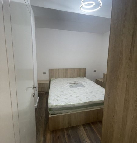 Tirane, jepet me qera apartament 1+1+Ballkon Kati 3, 60 m² 500 € (BRRYL)