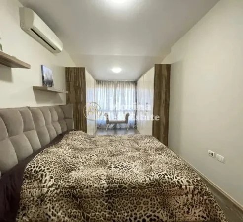 Tirane, shitet apartament 4+1 Kati 4, 227 m² 432.600 € (Rruga Peti)