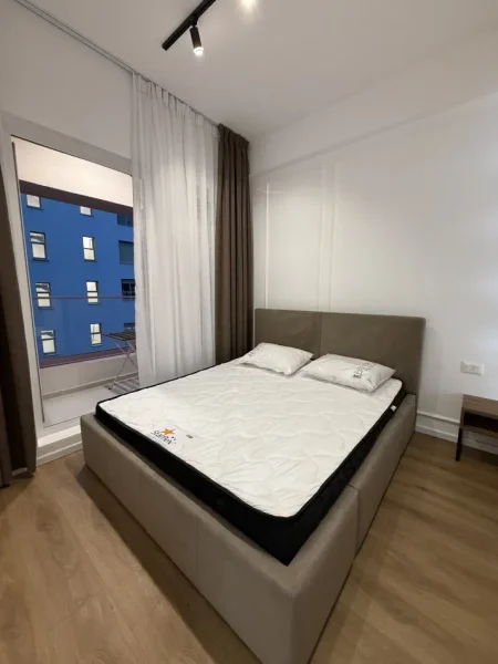 Tirane, jepet me qera apartament 1+1+Ballkon Kati 5, 75 m² 550 € (ALI DEMI)