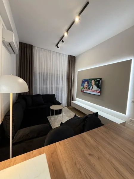 Tirane, jepet me qera apartament 1+1+Ballkon Kati 1, 75 m² 550 € (ALI DEMI)