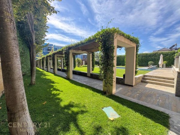 Tirane, jepet me qera Vile 3 Katshe Kati 4, 1.210 m² 15.000 € (Lunder)