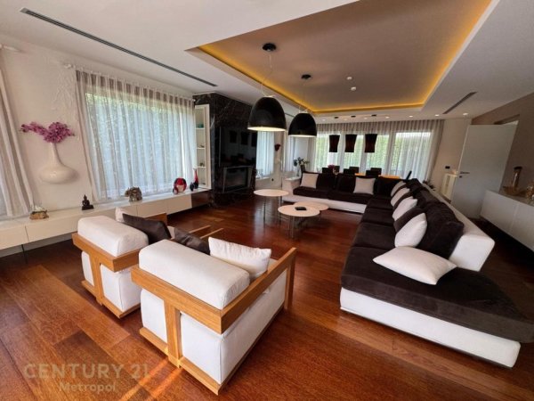 Tirane, jepet me qera Vile 3 Katshe Kati 4, 1.210 m² 15.000 € (Lunder)