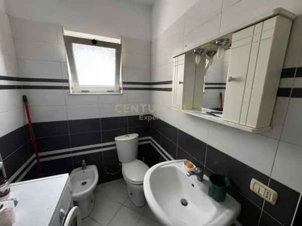 Tirane, jepet me qera apartament 1+1 Kati 6, 57 m² 550 € (Mine Peza)
