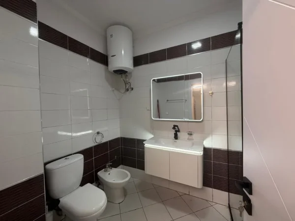Tirane, shitet apartament 2+1 , 90 m² 143.000 € 