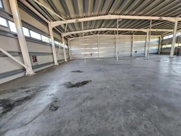 Tirane, jepet me qera ambjent biznesi , 900 m² 4.500 € 