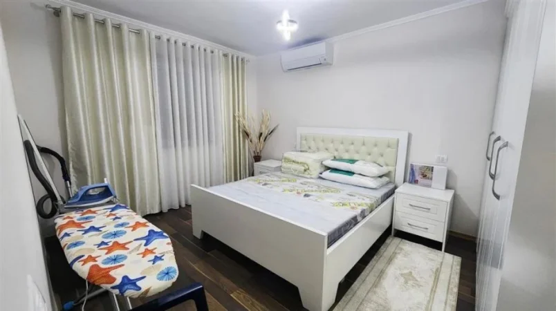 Tirane, jepet me qera apartament 1+1 Kati 3, 52 m² 500 € (qender)