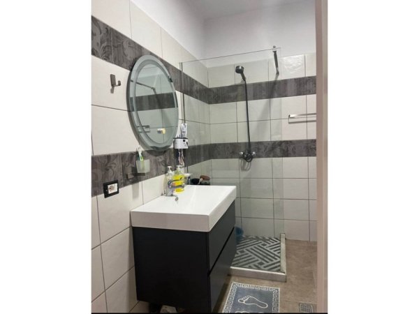 Tirane, jepet me qera apartament 2+1 Kati 2, 85 m² 850 € (Fusha Aviacionit)