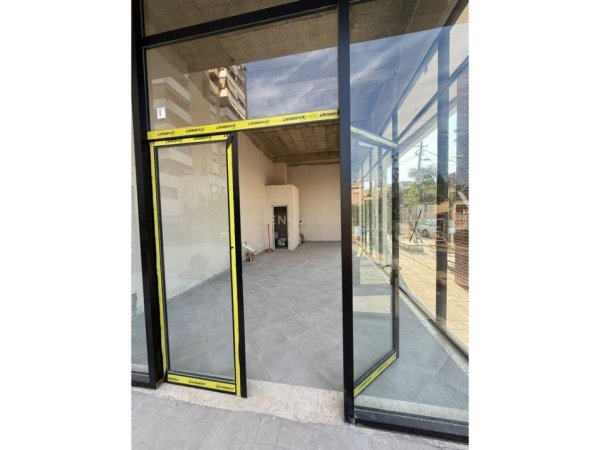 Tirane, jepet me qera ambjent biznesi Kati 0, 45 m² 750 € (Rr. Qemal Stafa)