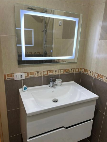 Tirane, jepet me qera apartament 2+1 Kati 2, 100 m² 800 € (qytet studenti)