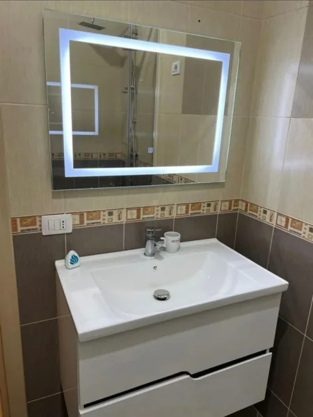 Tirane, jepet me qera apartament 2+1 Kati 2, 100 m² 800 € (qytet studenti)