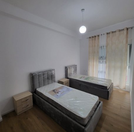 Tirane, jepet me qera apartament 2+1+Ballkon Kati 6, 77 m² 50.000 € (50000)
