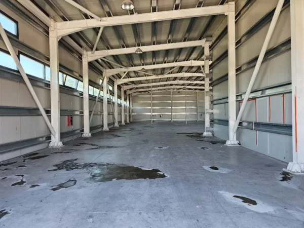 Tirane, jepet me qera ambjent biznesi Kati 0, 902 m² 4.500 € (Autostrada Tirane Durres)