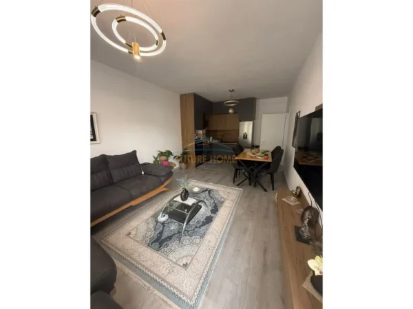 Tirane, shitet apartament 2+1+Ballkon Kati 2, 84 m² 119.000 € (Unvers City, QTU)