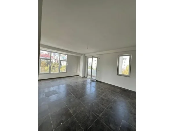 Tirane, shitet apartament 2+1+Ballkon Kati 3, 93 m² 238.000 € (Liqeni i Thate)