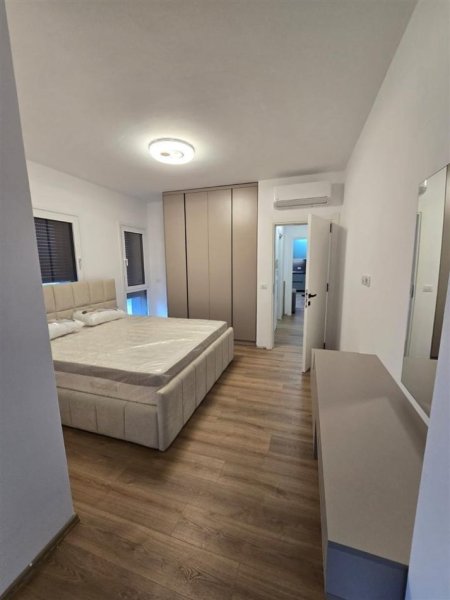 Tirane, jepet me qera apartament 1+1 Kati 8, 75 m² 800 € (SHKOLLA KUQE)