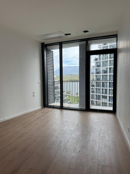Tirane, jepet me qera zyre , 90 m² 1.500 € (Lake View Residences)