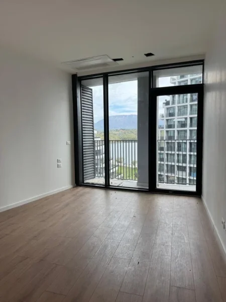 Tirane, jepet me qera zyre , 90 m² 1.500 € (Lake View Residences)