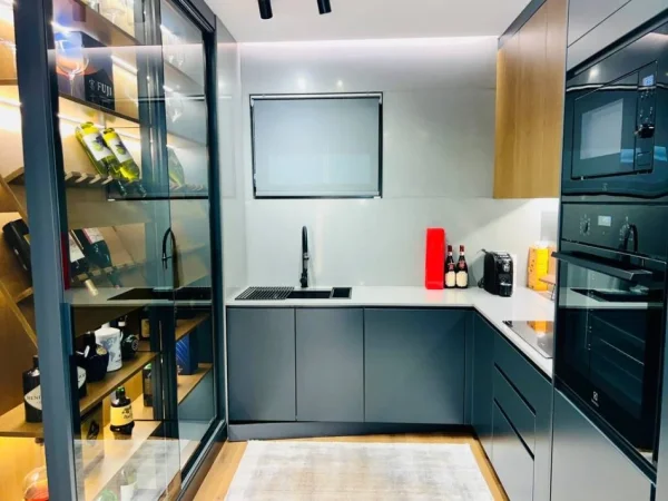 Tirane, shitet apartament 2+1+Ballkon Kati 2, 105 m² 247.000 € (perball Delijorgjit)
