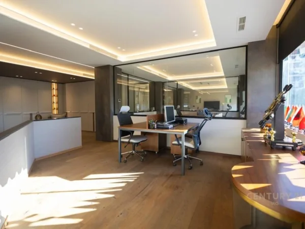 Tirane, shitet zyre Kati 4, 140 m² 700.000 € (blloku)