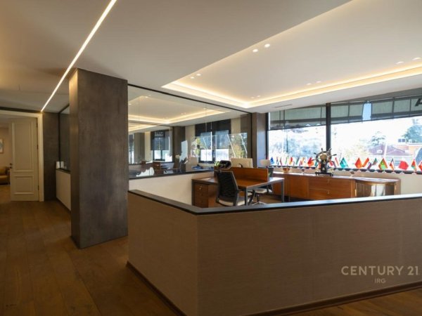 Tirane, shitet zyre Kati 4, 140 m² 700.000 € (blloku)