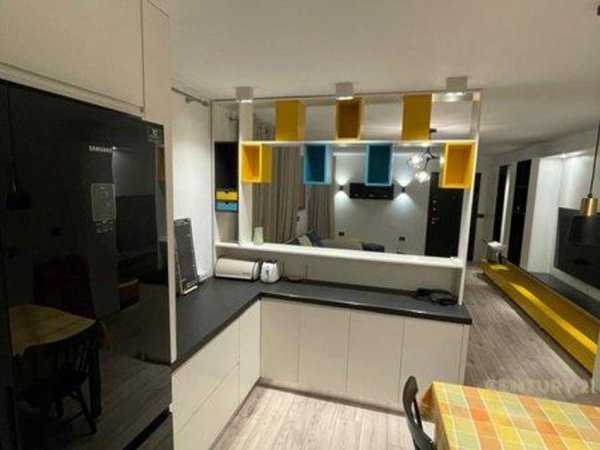 Tirane, shitet apartament 3+1+Ballkon Kati 3, 130 m² 280.000 € (rruga e durresit)