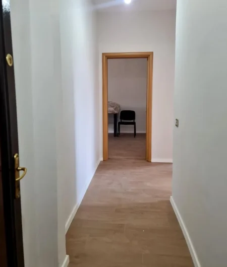 Tirane, jepet me qera zyre Kati 2, 70 m² 600 € (Stadiumi Dinamo)