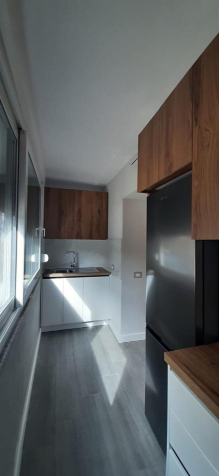 Tirane, jepet me qera apartament 1+1 Kati 1, 60 m² 500 € (Shkolla e Kuqe)