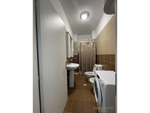 Tirane, jepet me qera apartament 2+1+Aneks+Ballkon Kati 2, 93 m² 650 € (Kopshti Botanik)