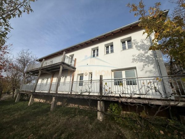 Shitet , Shtëpi Pushimi , Peshkëpi , Pogradec 160,000 €