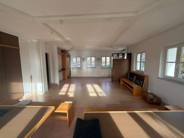 Shitet , Shtëpi Pushimi , Peshkëpi , Pogradec 160,000 €