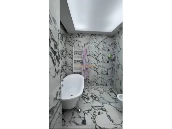 Tirane, shitet apartament+verande | Penthouse 3+1+Ballkon Kati 3, 210 m² 445.000 € (KOPSHTI ZOOLOGJIK)