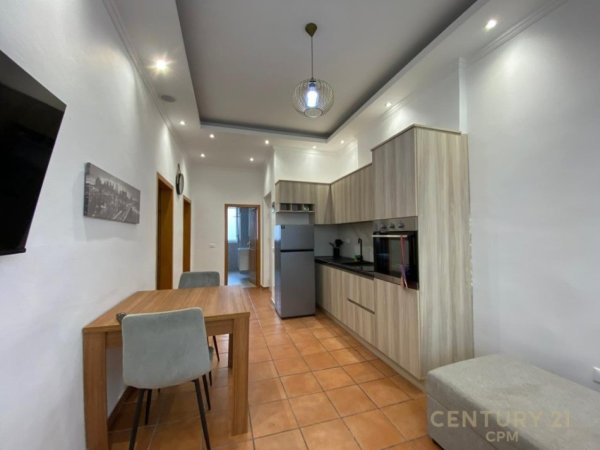 Tirane, jepet me qera apartament 2+1 Kati 4, 64 m² 600 € (21 Dhjetori)