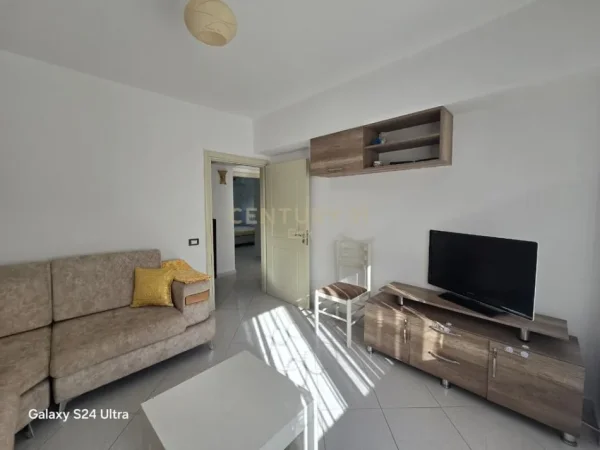 apartament 1+1 durres, pran spitalit cmimi 330 €