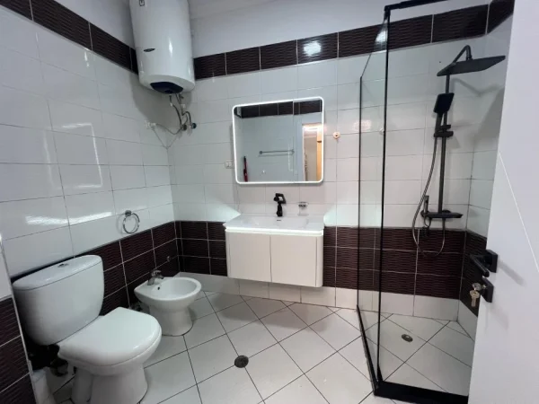 Tirane, shitet apartament 2+1 Kati 5, 90 m² 143.000 € (Yzberisht)