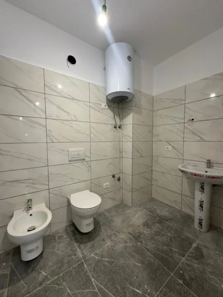 Tirane, shes apartament 2+1 , 93 m² 183.000 € (Kodra e diellit)