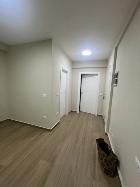 Tirane, jepet me qera apartament 1+1 Kati 0, 50 m² 600 € (sheshi willson)