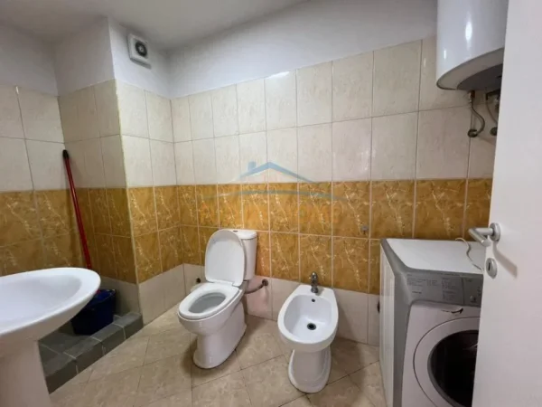 Tirane, shitet apartament 2+1 Kati 3, 79 m² 125.000 € (YZBERISHT)