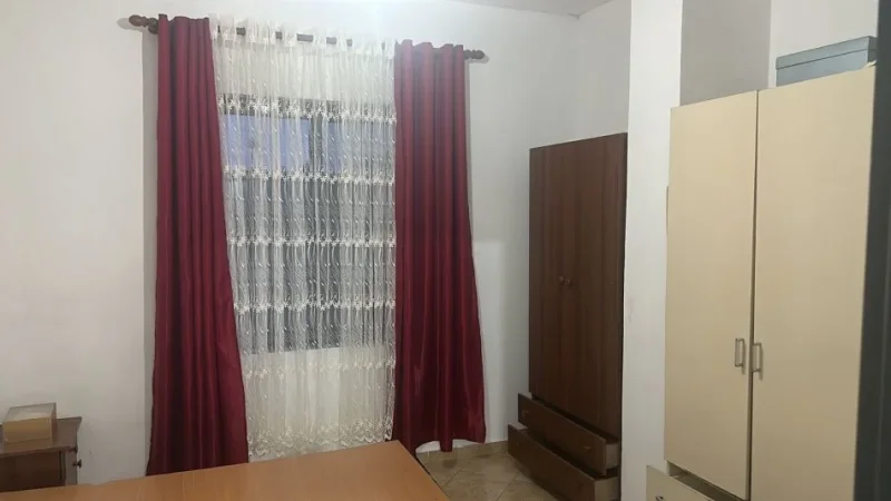 Tirane, jepet me qera 1+1 Kati 2, 400 € 