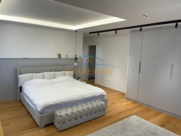 Tirane, jepet me qera apartament 3+1+Aneks+Ballkon Kati 9, 174 m² 1.000 € (Unaza e Re)