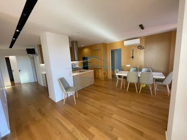 Tirane, jepet me qera apartament 3+1+Aneks+Ballkon Kati 9, 174 m² 1.000 € (Unaza e Re)