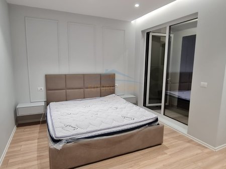 Tirane, jepet me qera apartament 2+1 Kati 2, 105 m² 800 € 