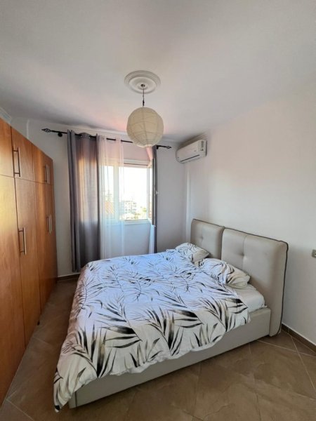Tirane, jepet me qera apartament 2+1+Aneks+Ballkon Kati 5, 850 € 