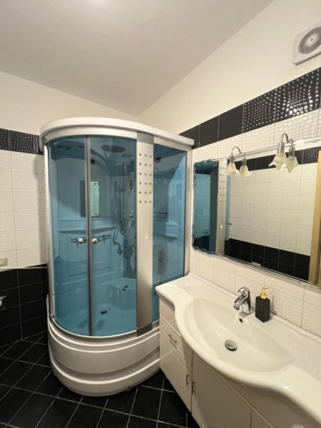 Tirane, jepet me qera apartament 2+1+Aneks+Ballkon Kati 5, 850 € 