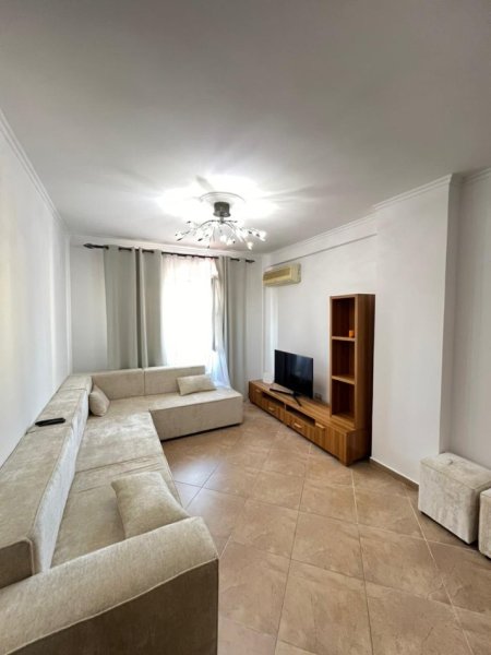 Tirane, jepet me qera apartament 2+1+Aneks+Ballkon Kati 5, 850 € 