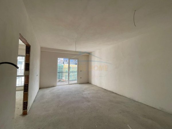 Tirane, shitet apartament 1+1 Kati 5, 65 m² 105.000 € (Rruga e Dibres)