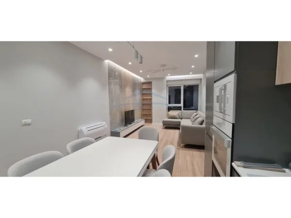 Tirane, jap me qera apartament 2+1+Ballkon Kati 2, 105 m² 800 € (JORDAN MISJA)